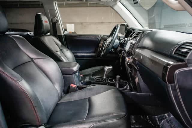 Thumbnail: 2019 Toyota 4Runner - 16