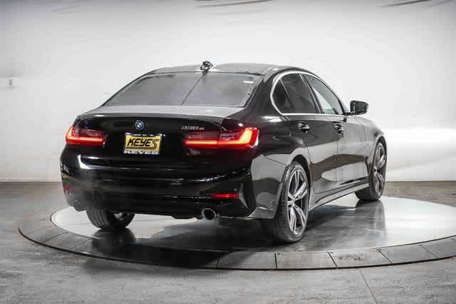 Thumbnail: 2022 BMW 3 Series - 4