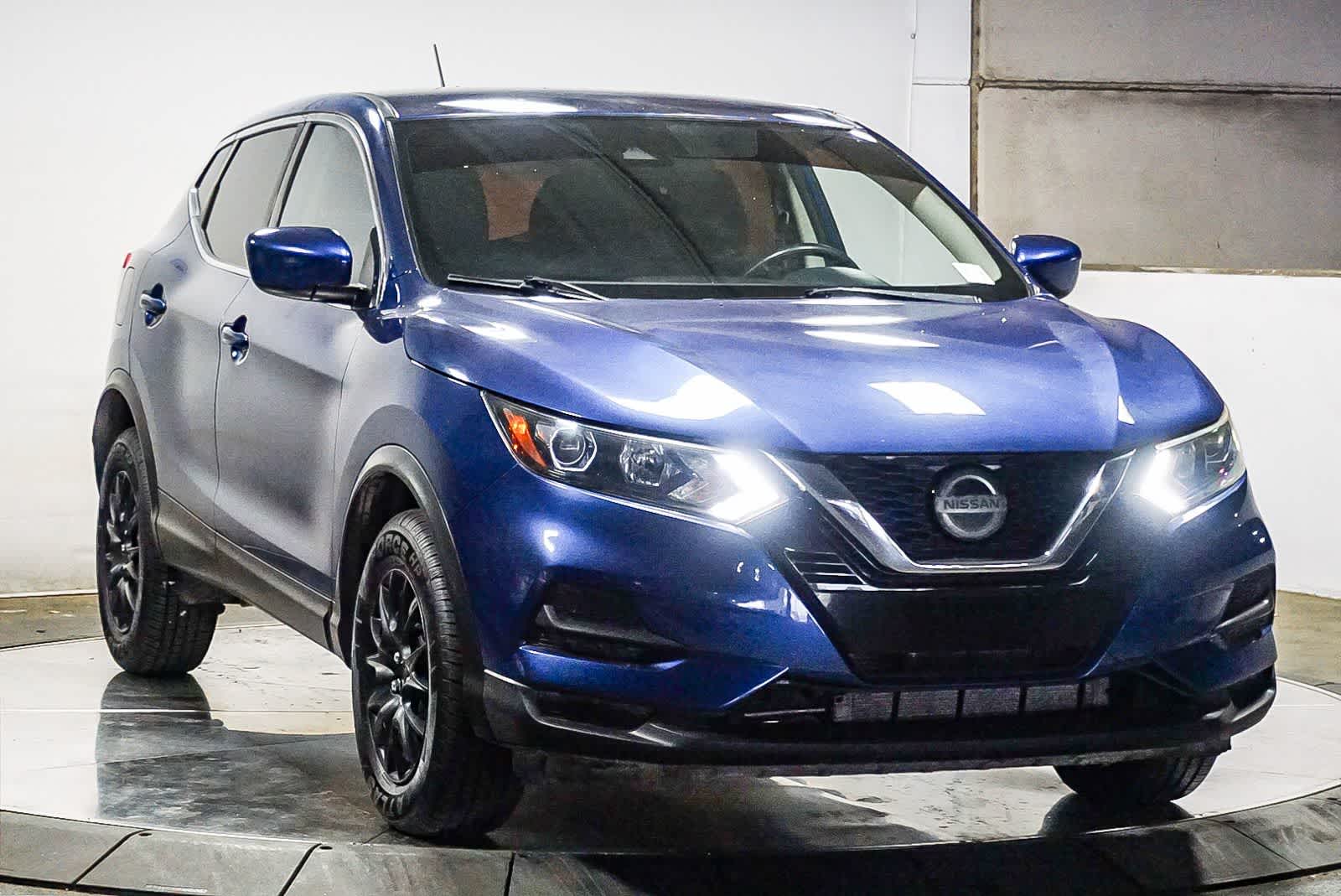 Thumbnail: 2020 Nissan Rogue Sport - 3