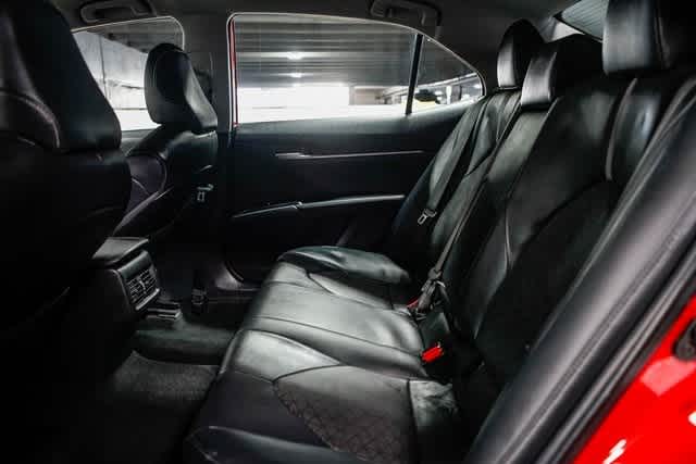 Thumbnail: 2019 Toyota Camry - 18