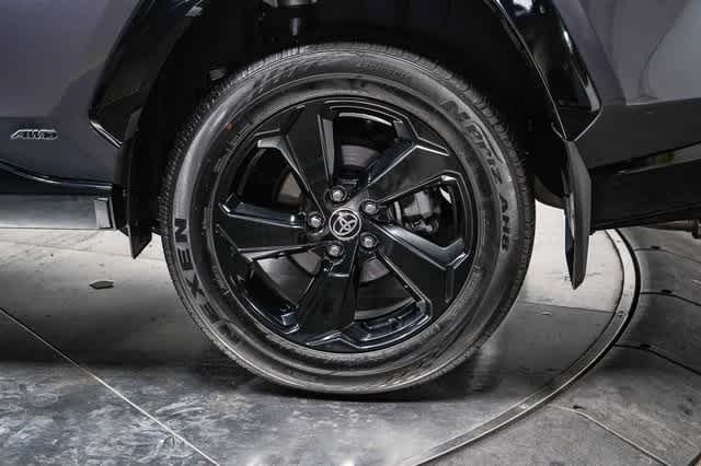 Thumbnail: 2021 Toyota RAV4 - 11