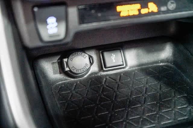 Thumbnail: 2022 Toyota RAV4 - 23