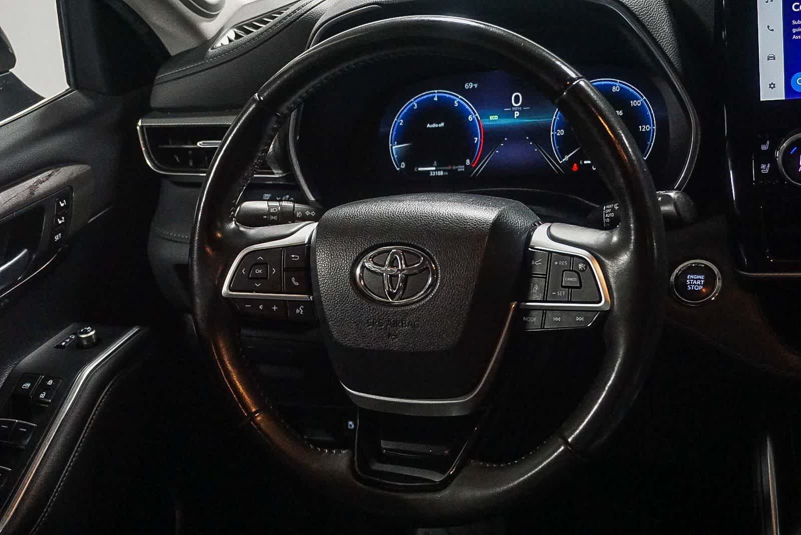 Thumbnail: 2023 Toyota Highlander - 16