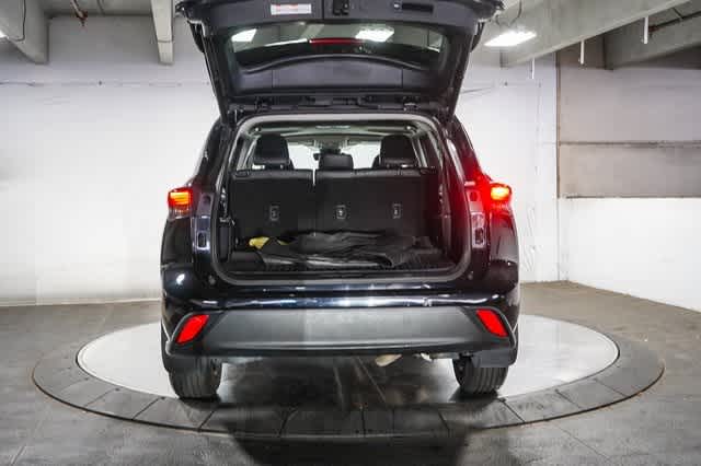 Thumbnail: 2022 Toyota Highlander - 28