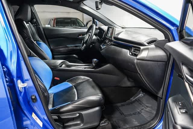 2018 Toyota C-HR XLE 16