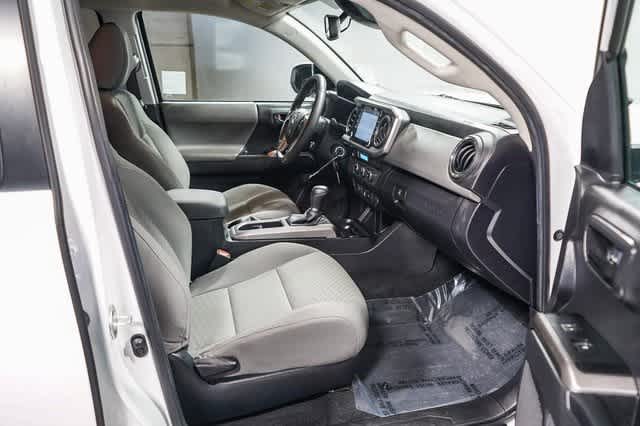 2022 Toyota Tacoma SR5 17