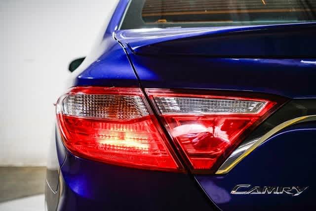Thumbnail: 2015 Toyota Camry - 10