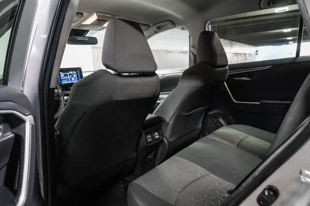 Thumbnail: 2021 Toyota RAV4 - 19