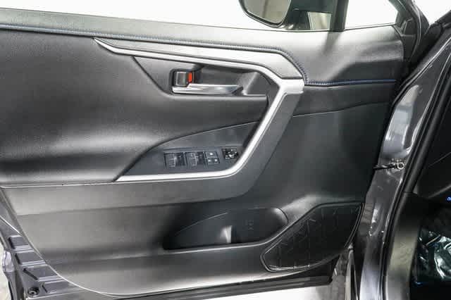 Thumbnail: 2021 Toyota RAV4 - 23