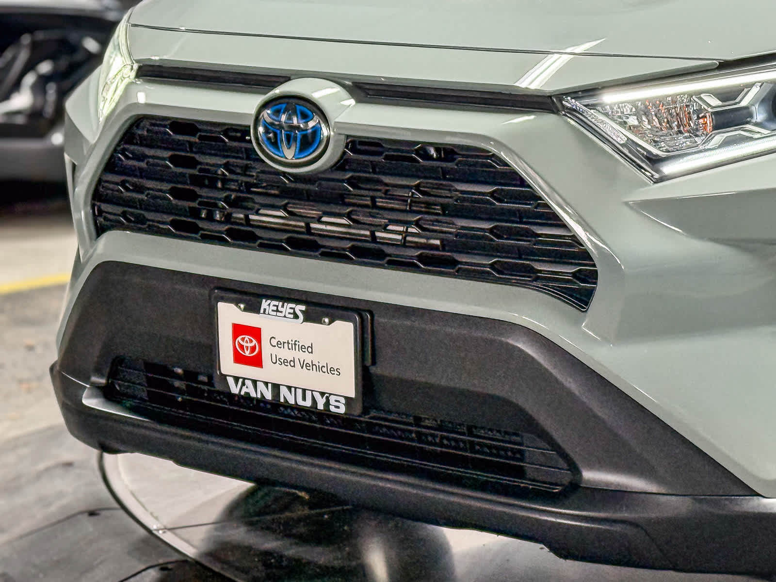 Thumbnail: 2020 Toyota RAV4 - 9