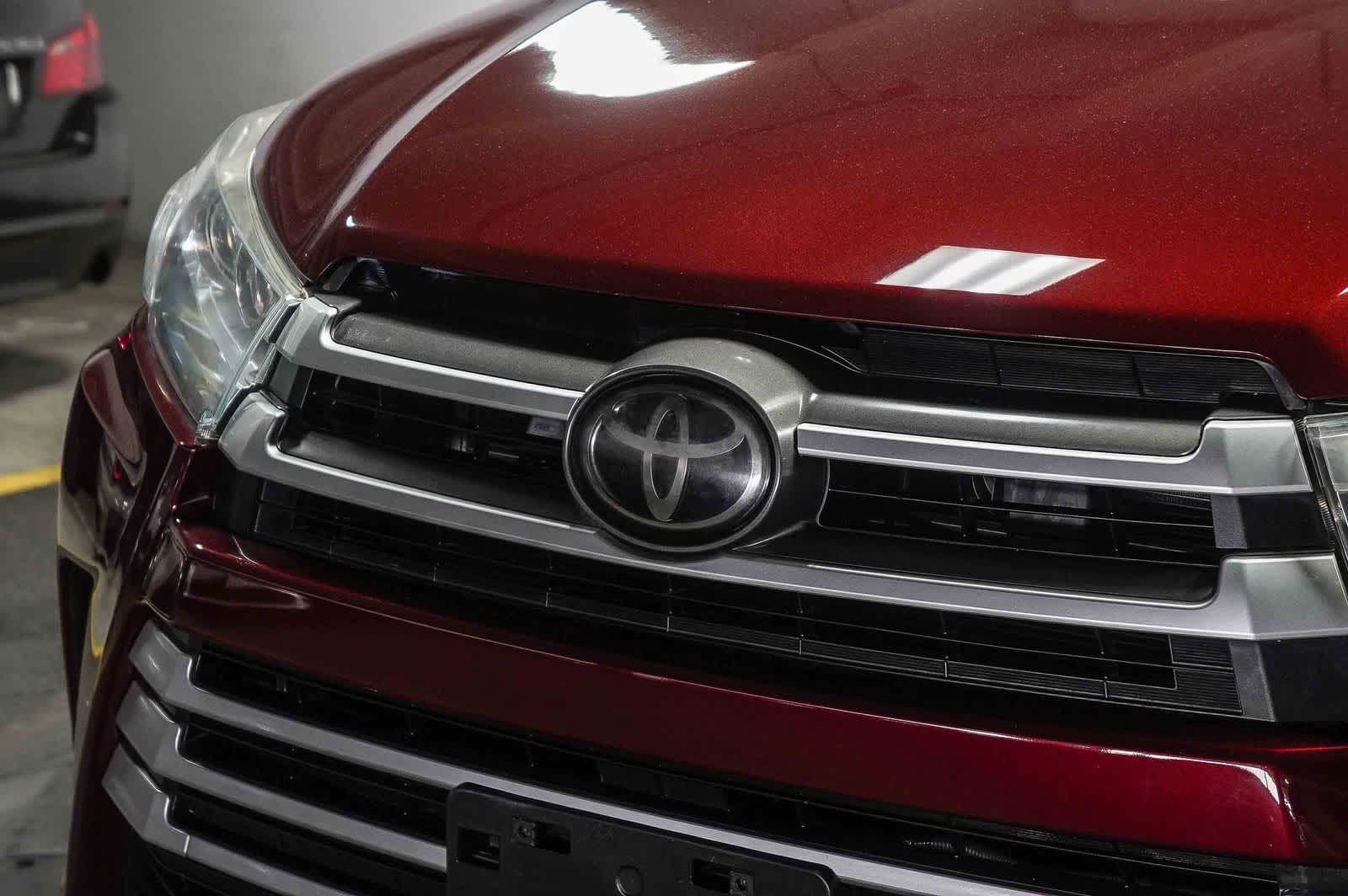 Thumbnail: 2018 Toyota Highlander - 8