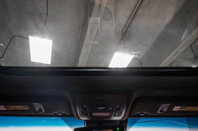 Thumbnail: 2021 Lexus ES - 16