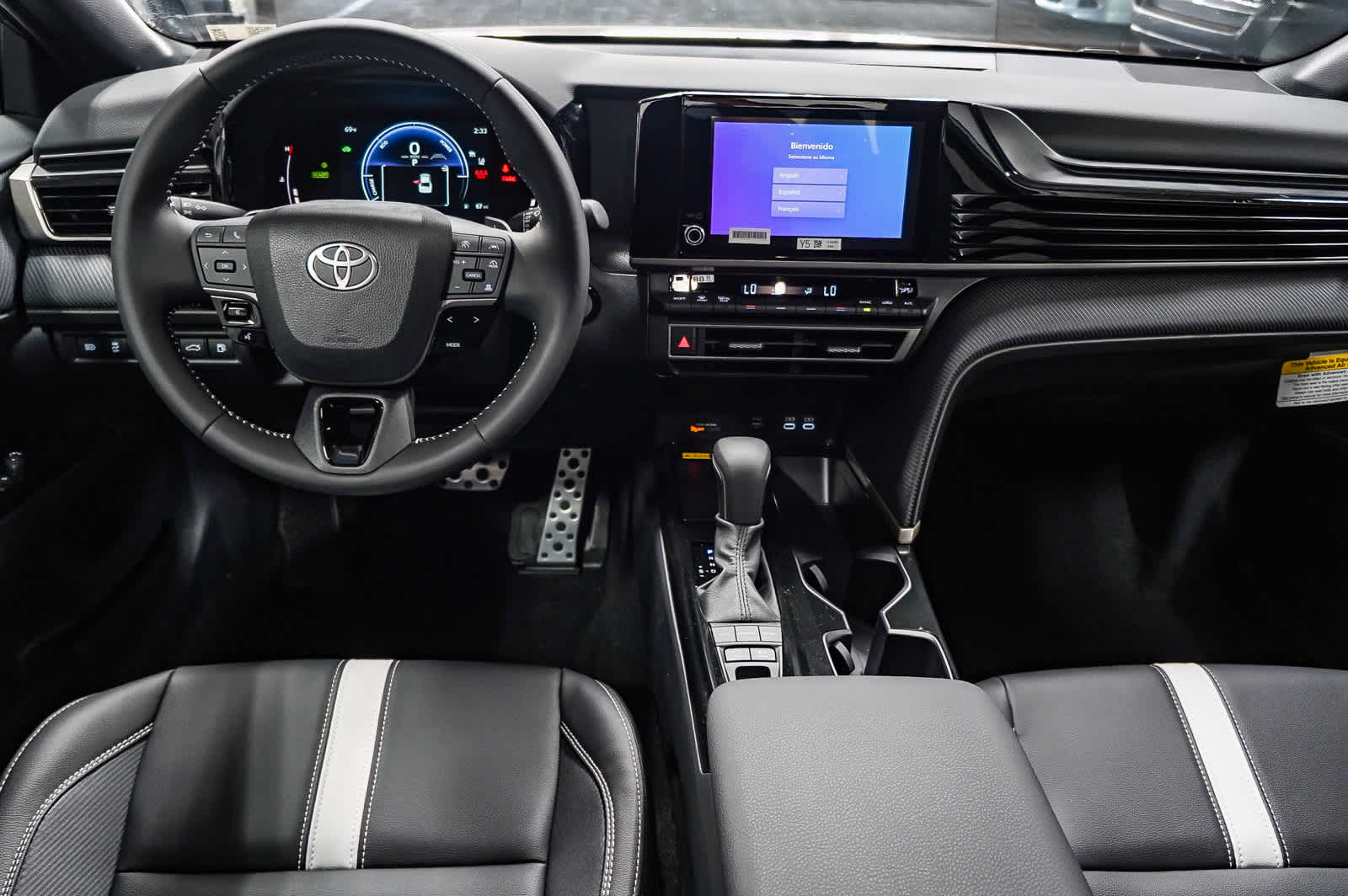 2025 Toyota Camry SE 14