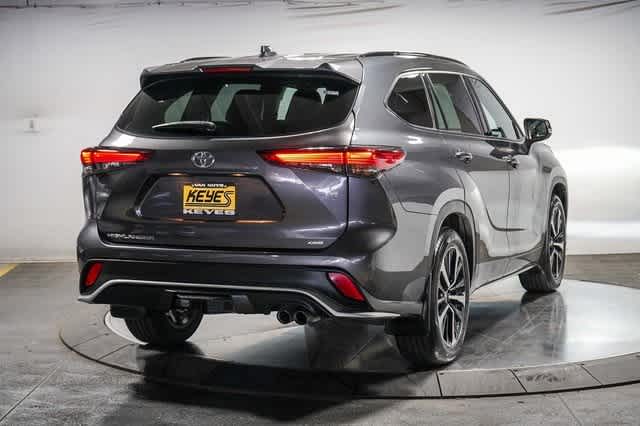 Thumbnail: 2021 Toyota Highlander - 5