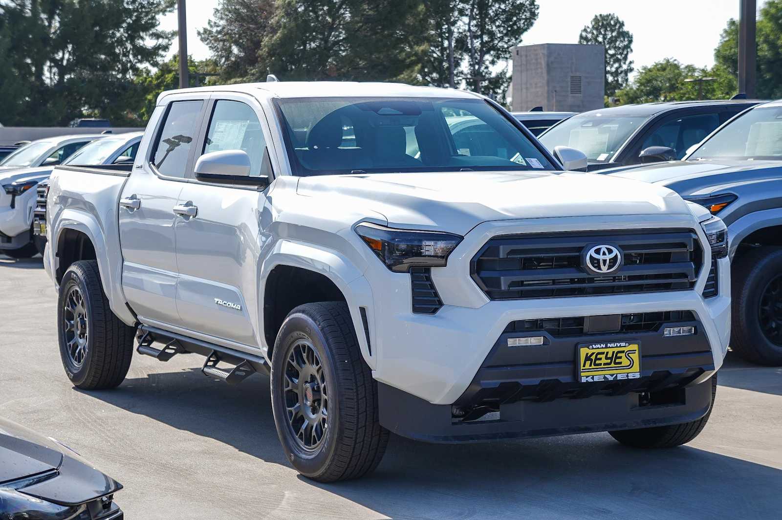 2025 Toyota Tacoma SR5 3