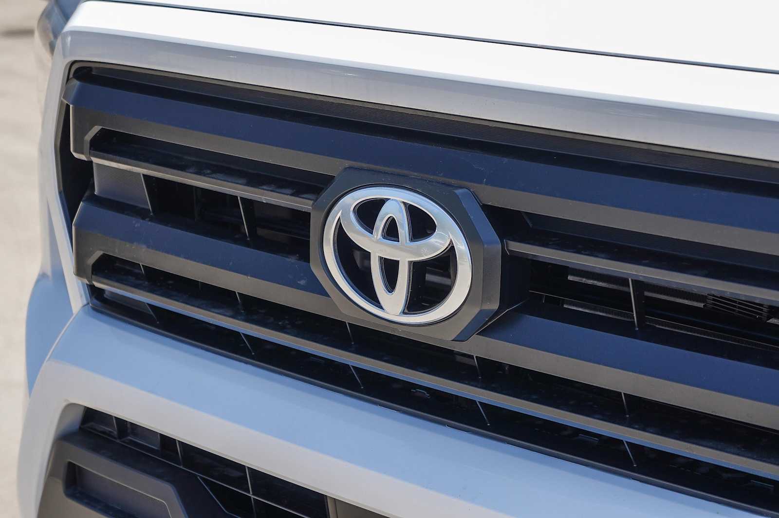 Thumbnail: 2025 Toyota Tacoma - 9
