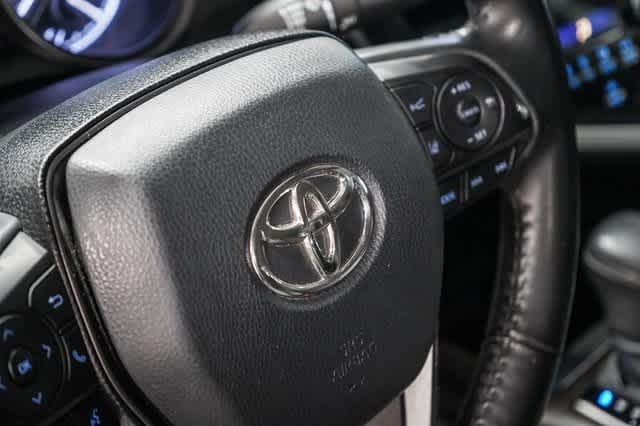 2022 Toyota Camry SE 21