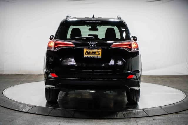 Thumbnail: 2018 Toyota RAV4 - 4