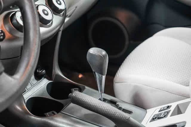 Thumbnail: 2012 Toyota RAV4 - 24