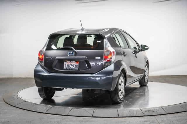 Thumbnail: 2012 Toyota Prius c - 4