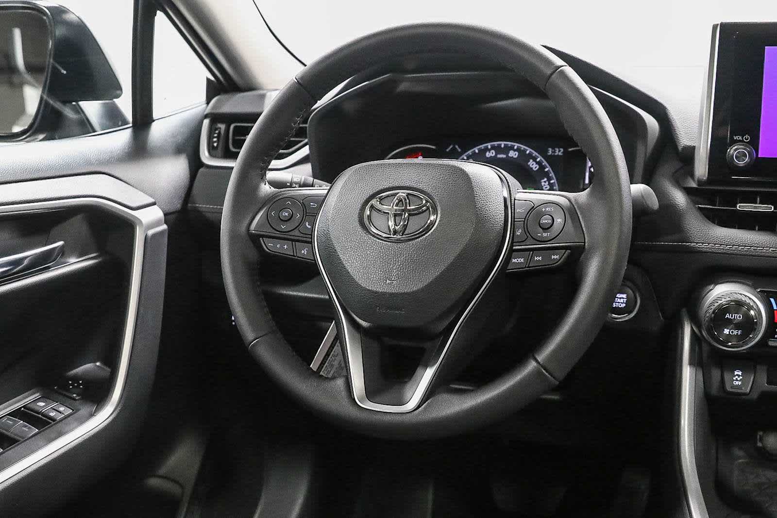 Thumbnail: 2025 Toyota RAV4 - 15