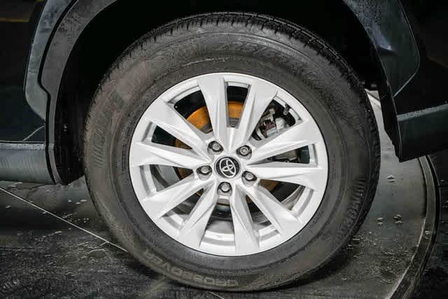 Thumbnail: 2022 Toyota Corolla Cross - 10