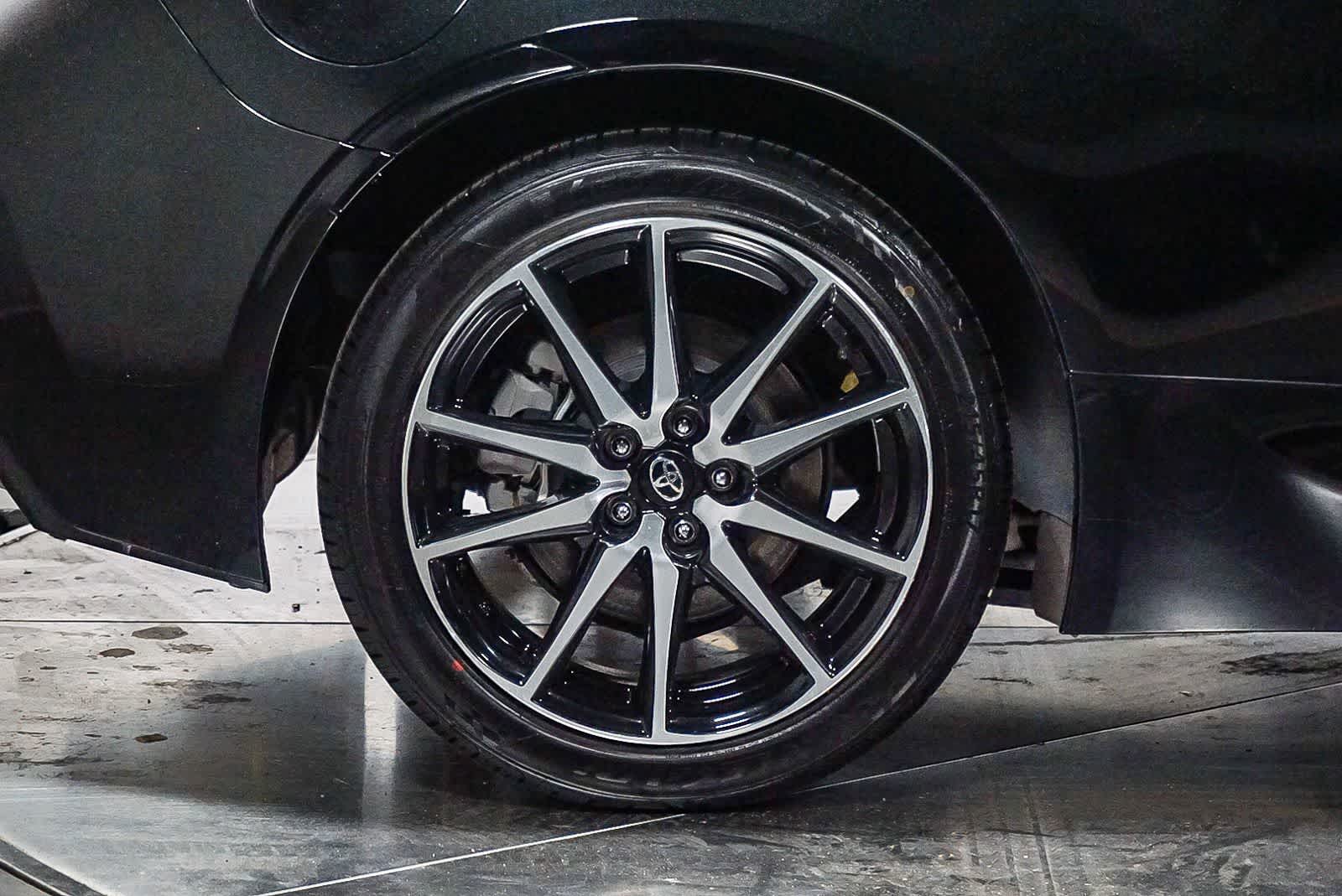 Thumbnail: 2023 Toyota GR86 - 10