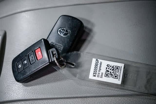 Thumbnail: 2019 Toyota Highlander - 29
