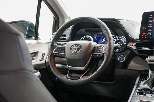 Thumbnail: 2024 Toyota Sienna - 16