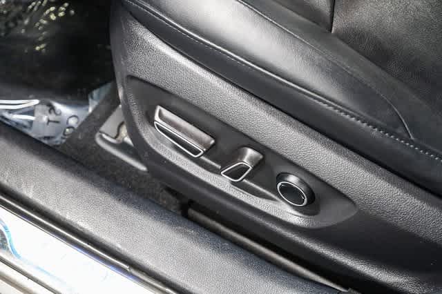 Thumbnail: 2017 Toyota Prius Prime - 23