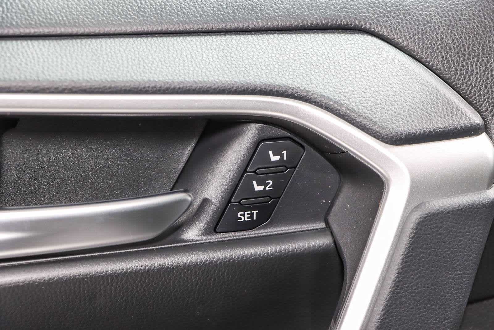 Thumbnail: 2025 Toyota RAV4 - 25