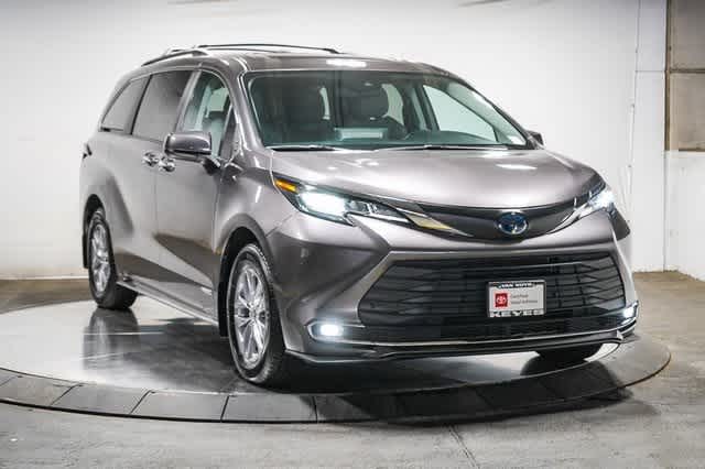 Thumbnail: 2021 Toyota Sienna - 6