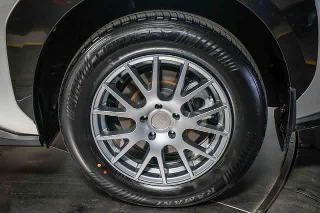 Thumbnail: 2025 Toyota bZ4X - 11