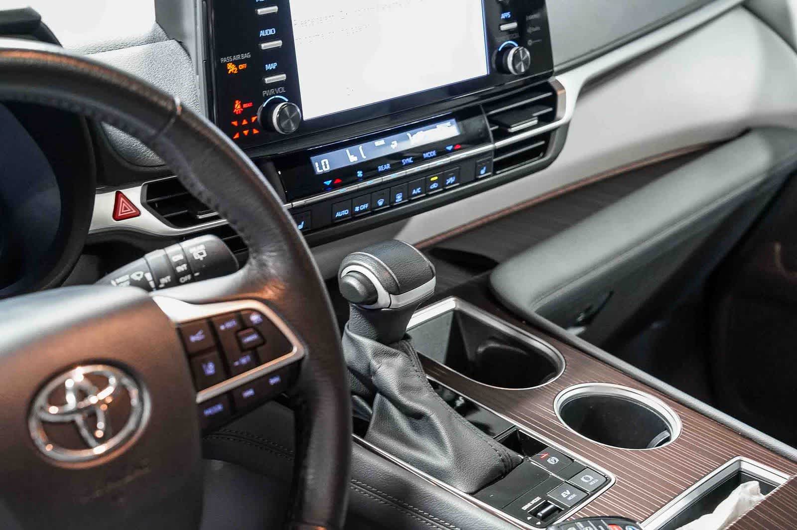 Thumbnail: 2024 Toyota Sienna - 25