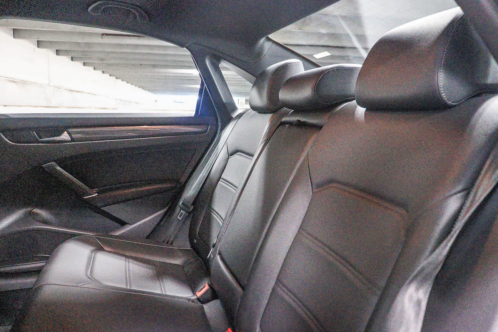 Thumbnail: 2022 Volkswagen Passat - 20