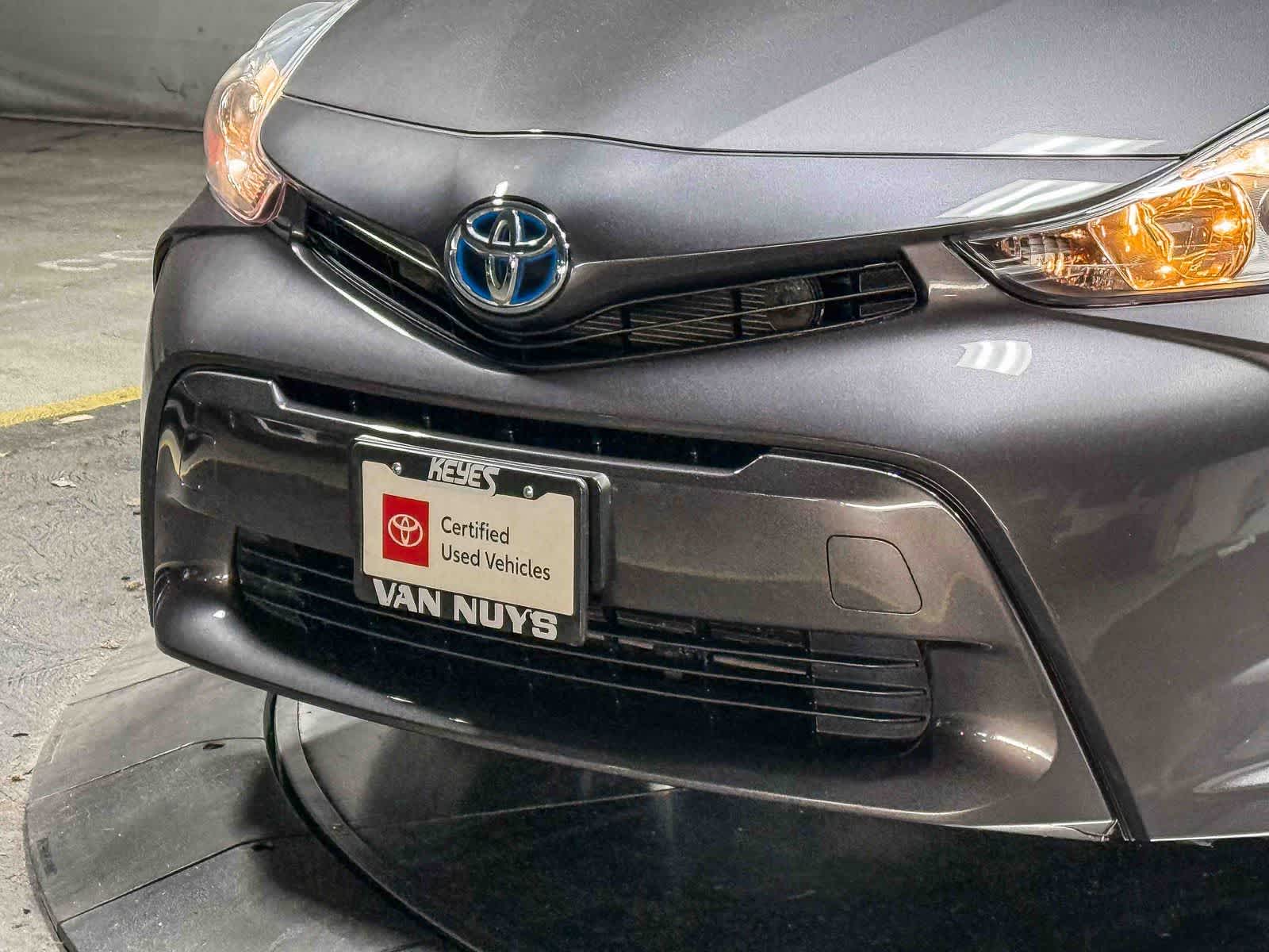 Thumbnail: 2016 Toyota Prius v - 5