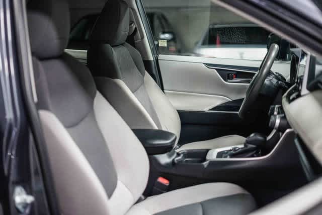 Thumbnail: 2019 Toyota RAV4 - 18