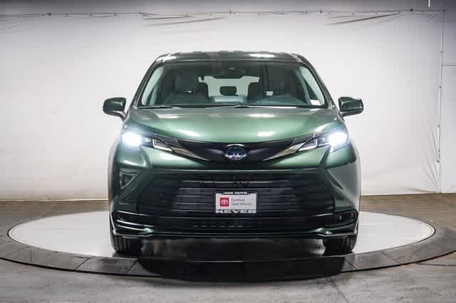 2024 Toyota Sienna LE 6