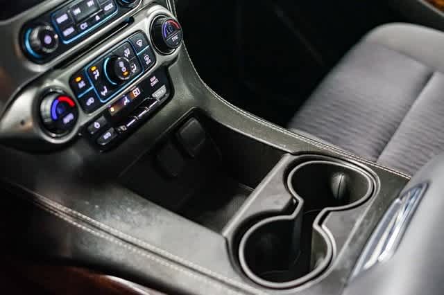 Thumbnail: 2017 Chevrolet Suburban - 24