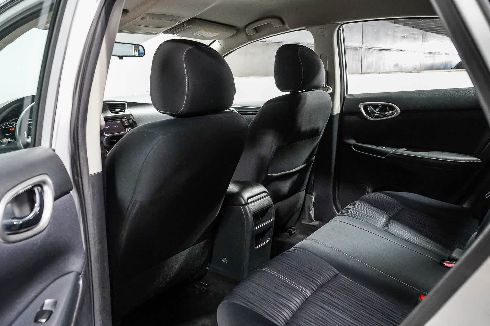 Thumbnail: 2016 Nissan Sentra - 18