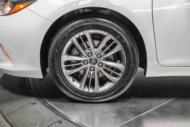 Thumbnail: 2017 Toyota Camry - 10