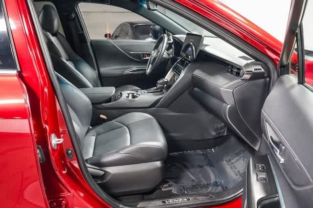 Thumbnail: 2023 Toyota Venza - 18