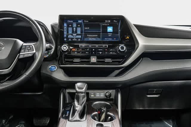 Thumbnail: 2022 Toyota Highlander - 14