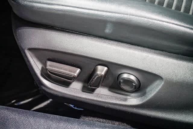 Thumbnail: 2020 Toyota Camry - 20