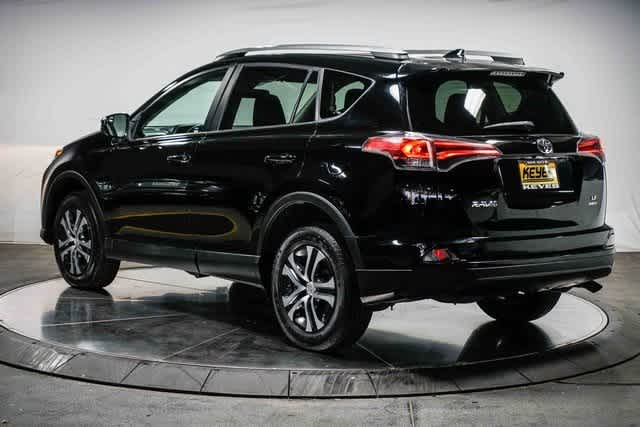 Thumbnail: 2018 Toyota RAV4 - 2