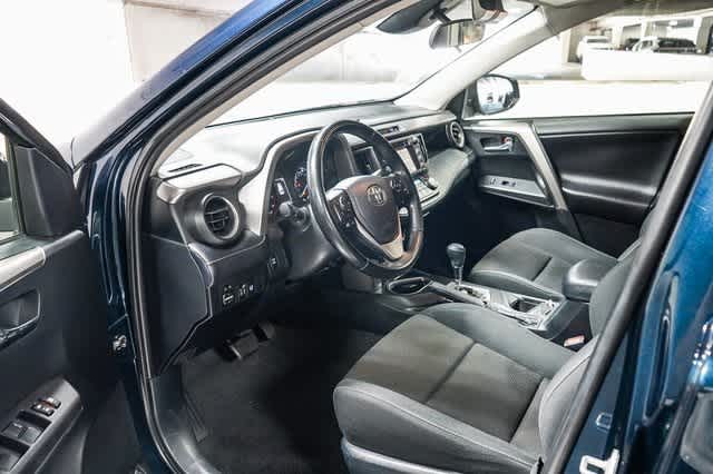 Thumbnail: 2018 Toyota RAV4 - 18