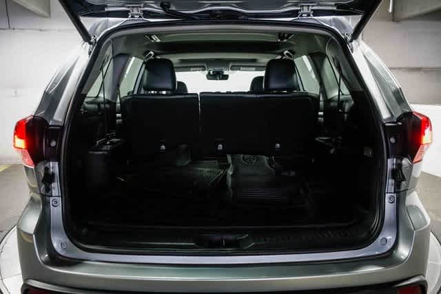 Thumbnail: 2019 Toyota Highlander - 27