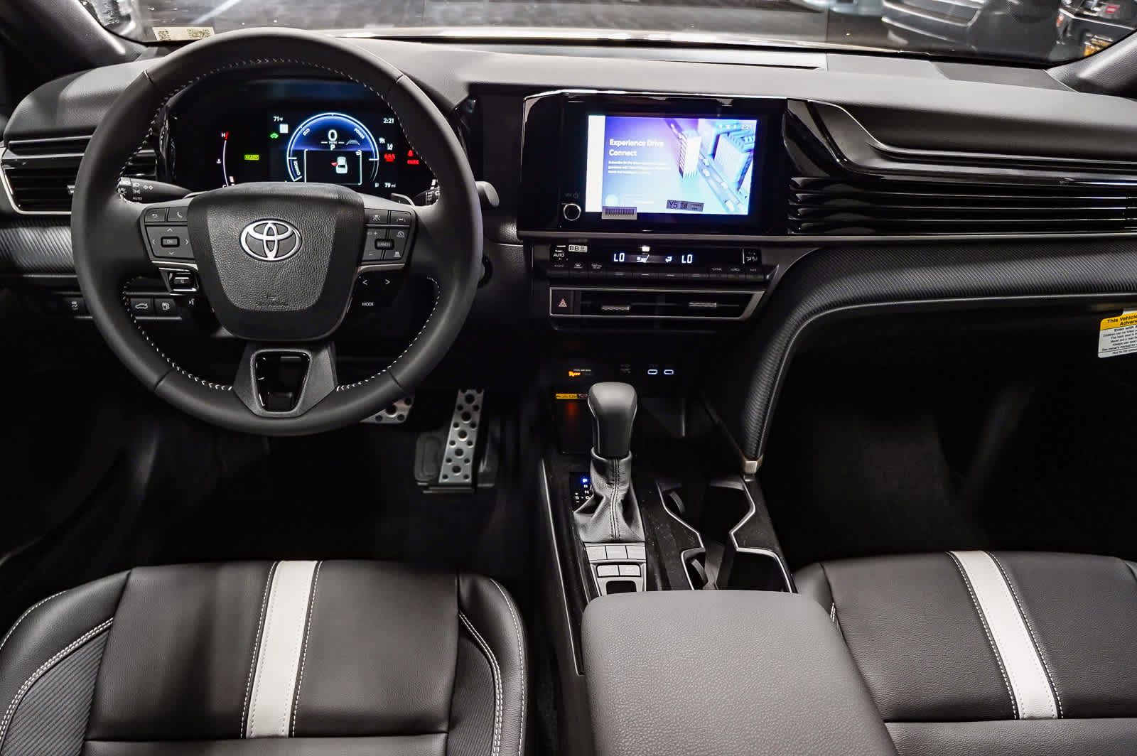 Thumbnail: 2025 Toyota Camry - 13