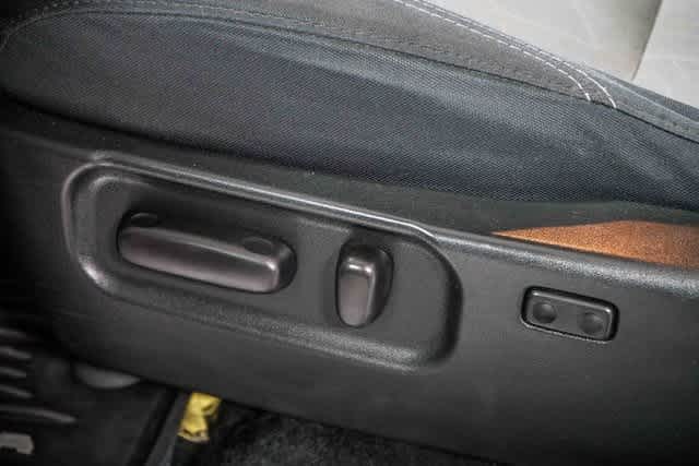 Thumbnail: 2020 Toyota Tacoma - 19