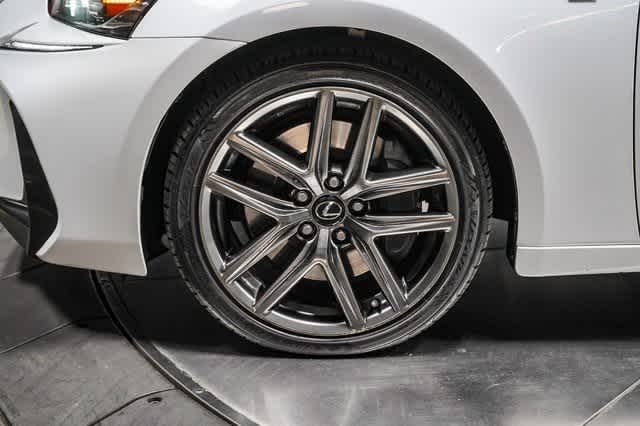 Thumbnail: 2017 Lexus IS - 9